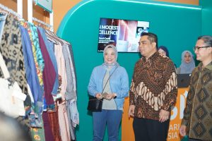 BSI kolaborasi dengan 100 bidang usaha fesyen muslim di tempat tempat JMFW 2024